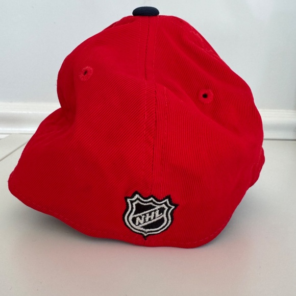 Washington Capitals Reebok Center Ice Collection Fitted S/M - Hat Cap NHL Hockey - Picture 2 of 6